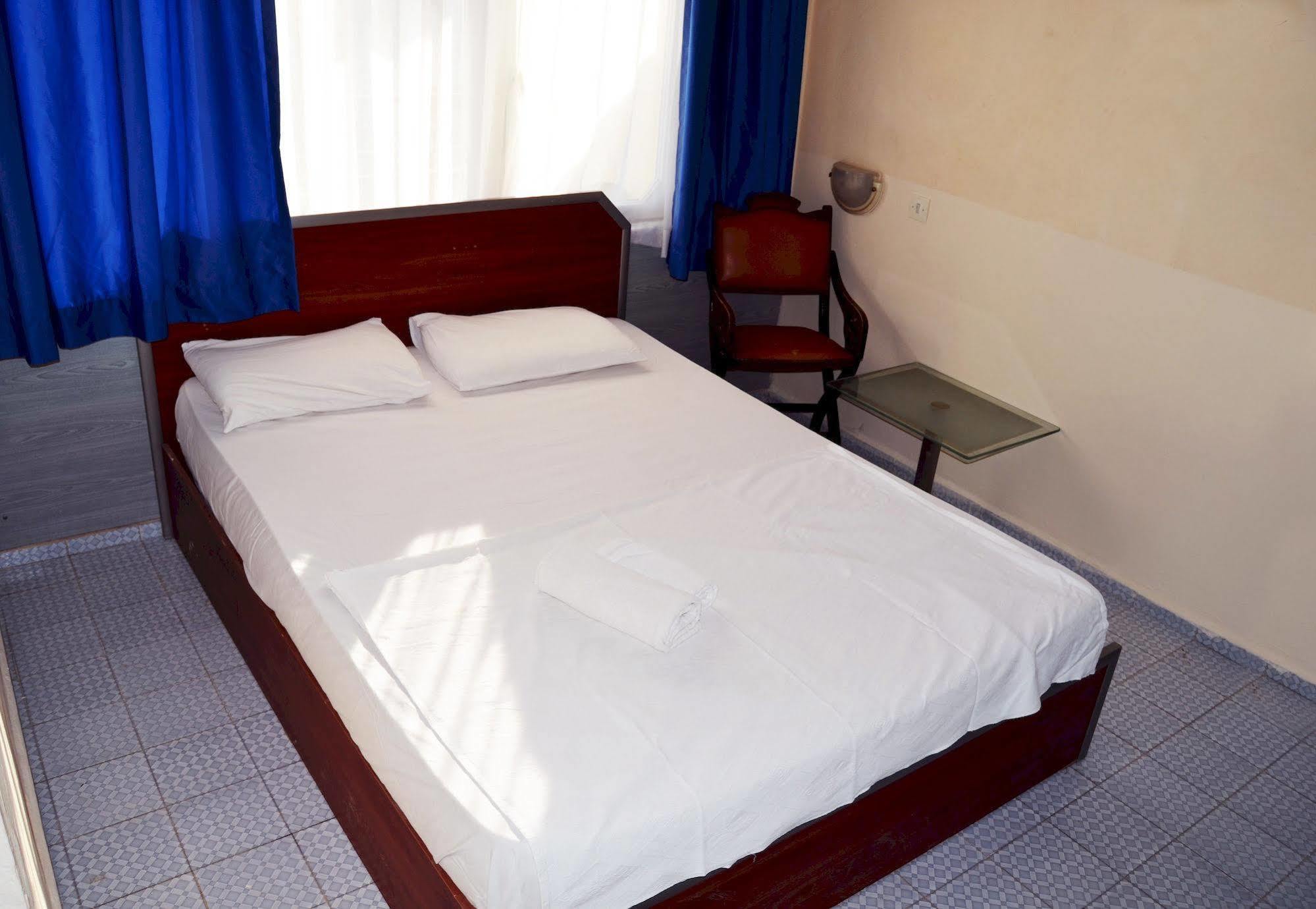 Ayda Hotel Kuşadası Buitenkant foto