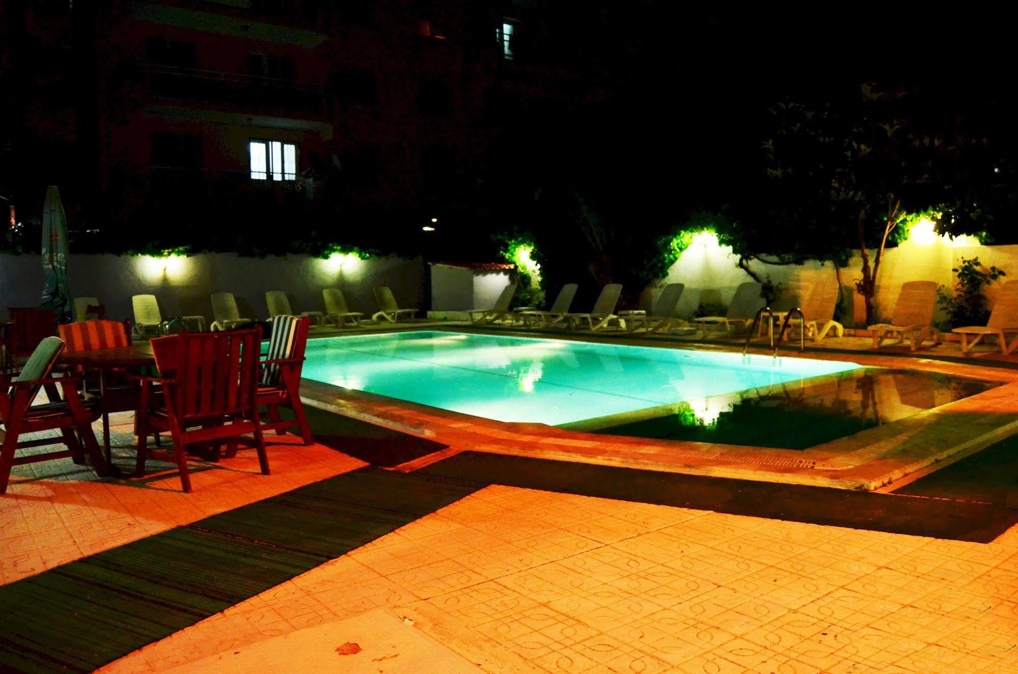 Ayda Hotel Kuşadası Buitenkant foto
